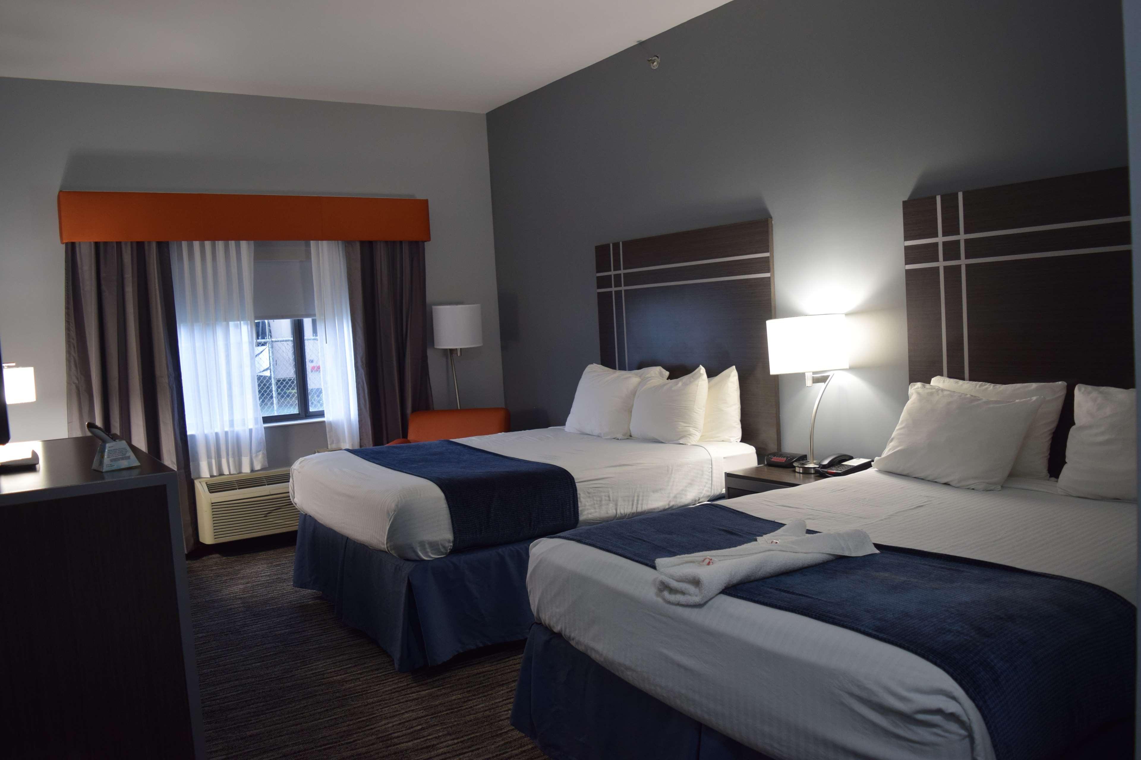 Best Western Elkhart Inn & Suites Екстериор снимка