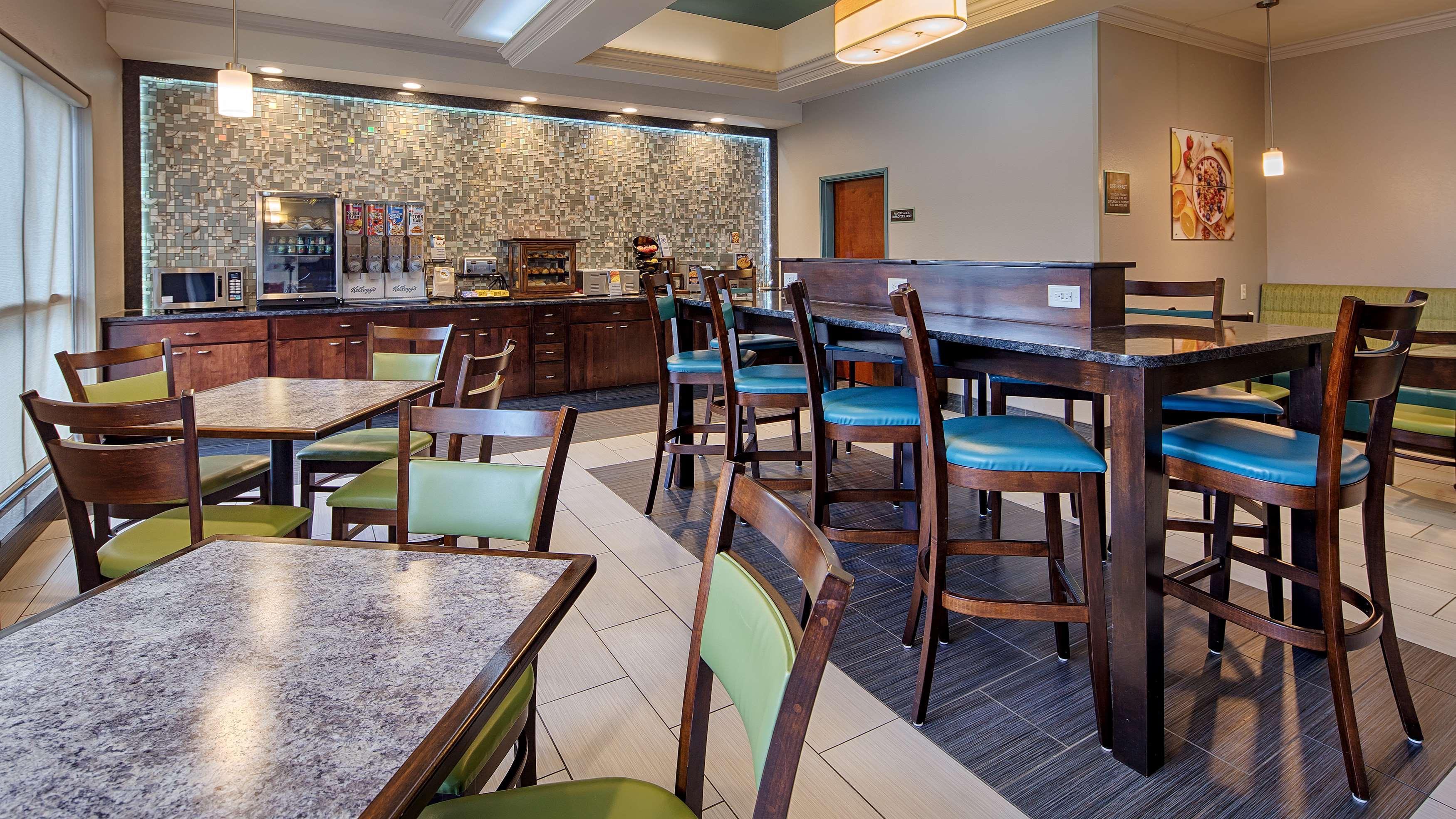 Best Western Elkhart Inn & Suites Екстериор снимка