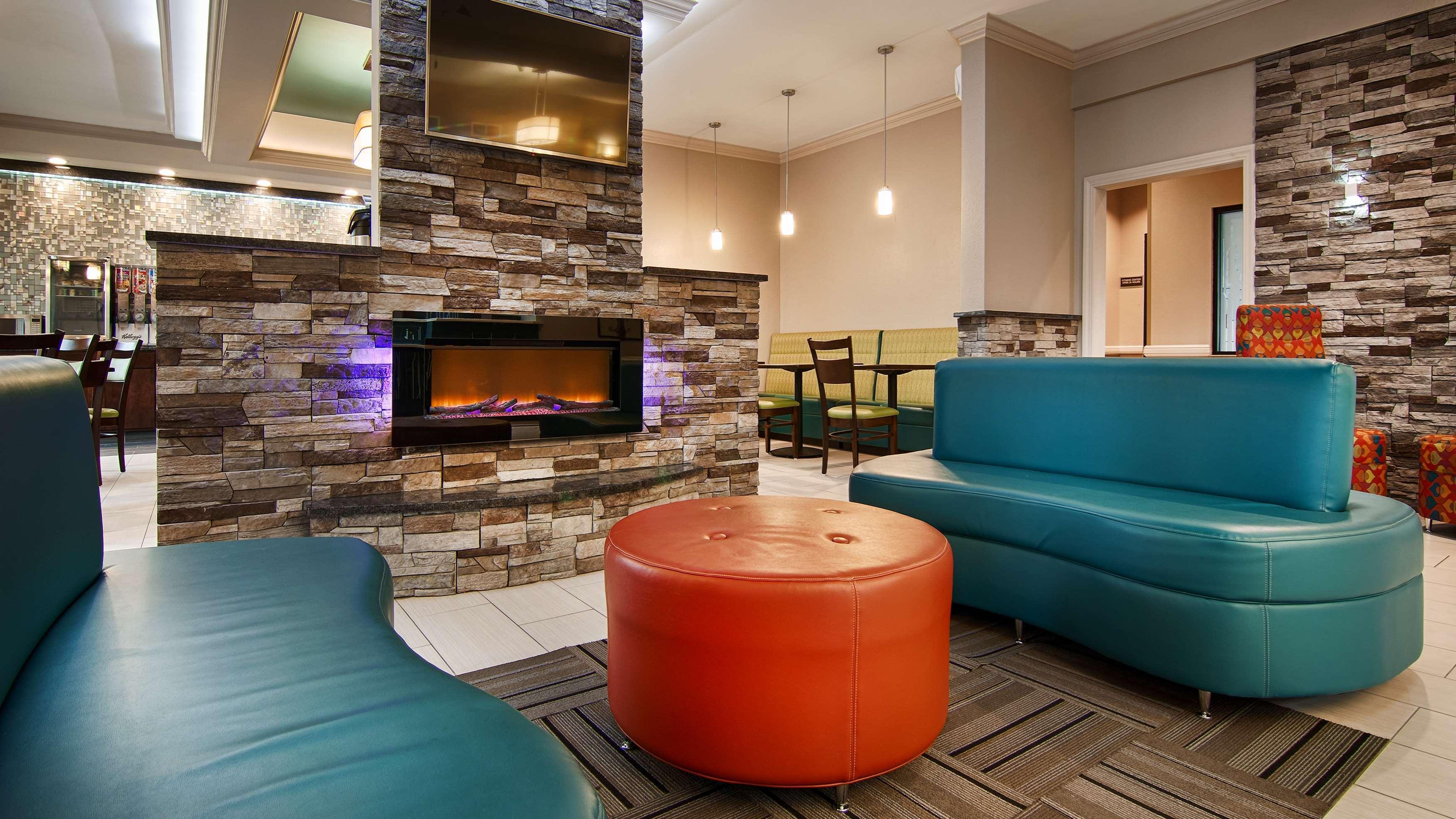 Best Western Elkhart Inn & Suites Екстериор снимка