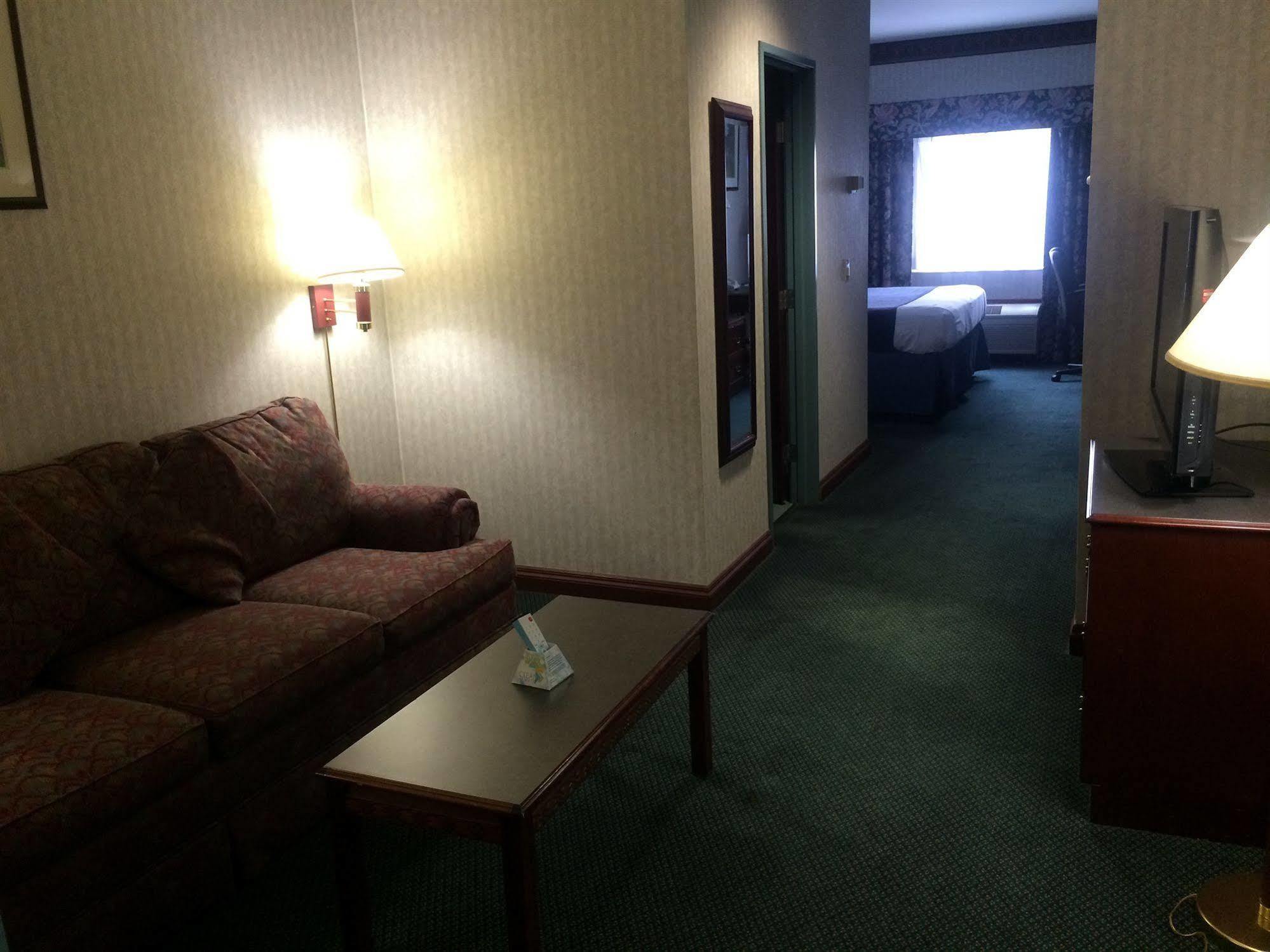 Best Western Elkhart Inn & Suites Екстериор снимка