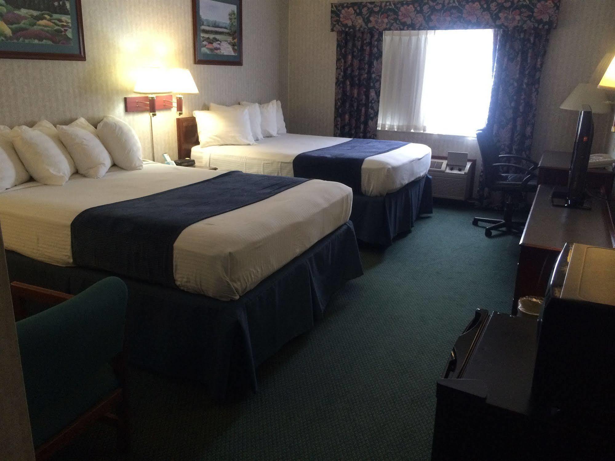 Best Western Elkhart Inn & Suites Екстериор снимка