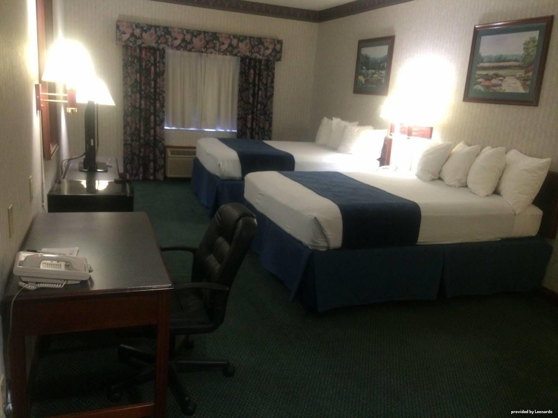 Best Western Elkhart Inn & Suites Екстериор снимка